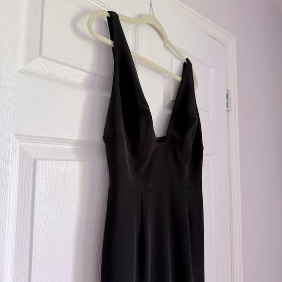 Elegant Black Midi Dress - Picture 3 of 6
